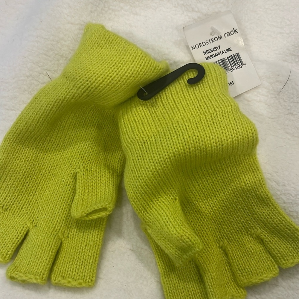 Fingerless gloves